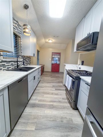 1159 Carey Drive, Angleton, TX 77515