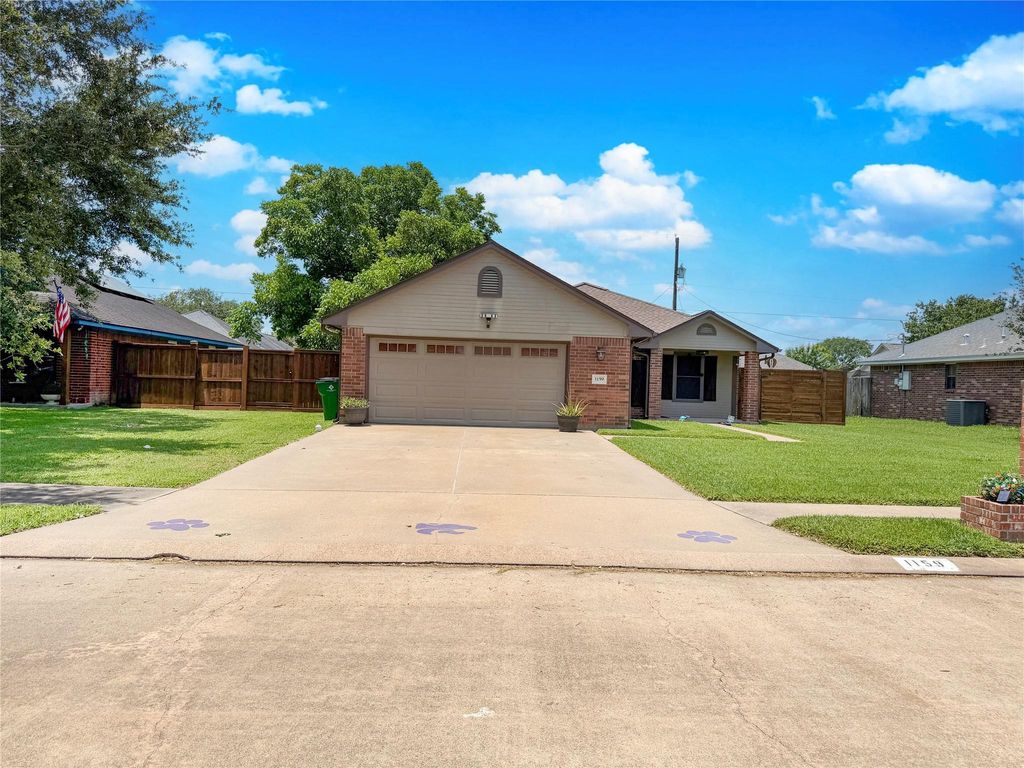 1159 Carey Drive, Angleton, TX 77515
