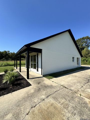 2124 Helm Dr, Baton Rouge, LA 70820