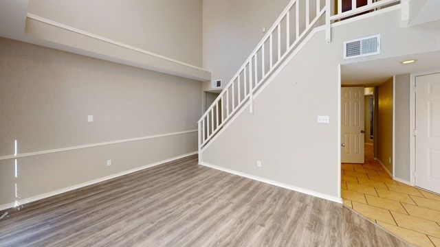 600 Canyon Side Way, Irving, TX 75063