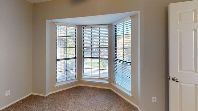 600 Canyon Side Way, Irving, TX 75063