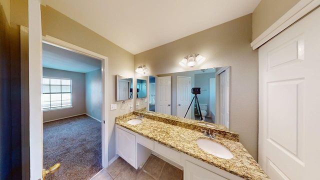 600 Canyon Side Way, Irving, TX 75063