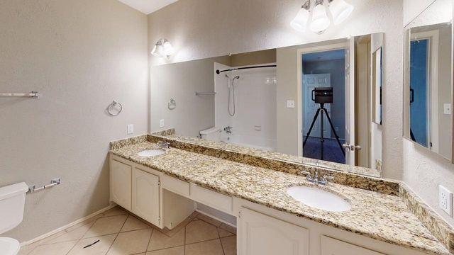 600 Canyon Side Way, Irving, TX 75063