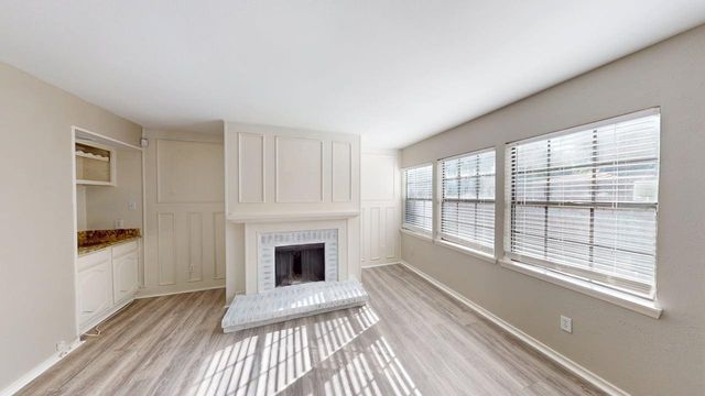 600 Canyon Side Way, Irving, TX 75063