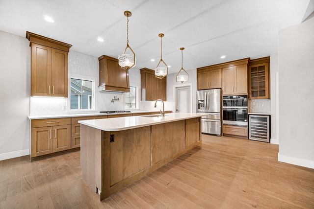 194 N Cricket Knoll Court, Valparaiso, IN 46385