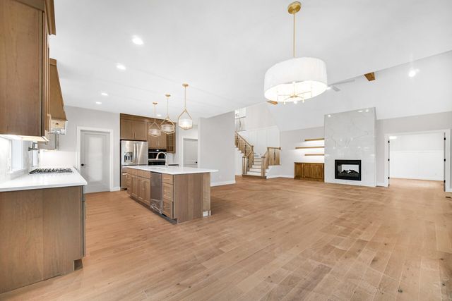 194 N Cricket Knoll Court, Valparaiso, IN 46385