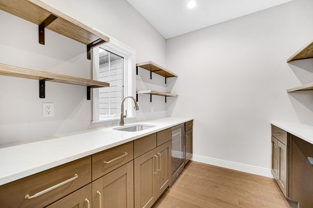 194 N Cricket Knoll Court, Valparaiso, IN 46385