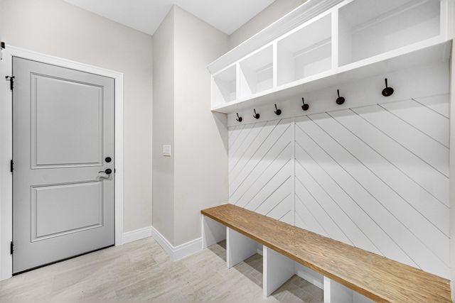 194 N Cricket Knoll Court, Valparaiso, IN 46385