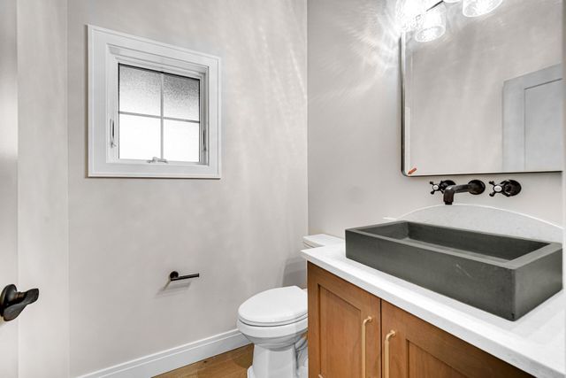 194 N Cricket Knoll Court, Valparaiso, IN 46385