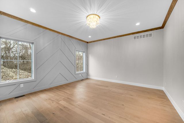 194 N Cricket Knoll Court, Valparaiso, IN 46385