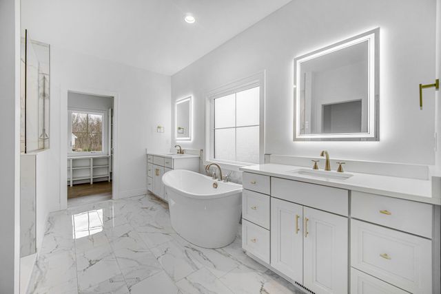 194 N Cricket Knoll Court, Valparaiso, IN 46385