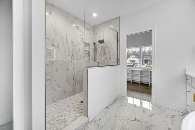 194 N Cricket Knoll Court, Valparaiso, IN 46385