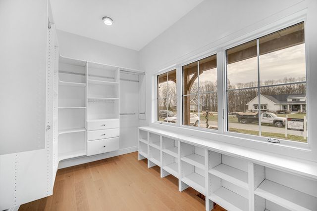 194 N Cricket Knoll Court, Valparaiso, IN 46385