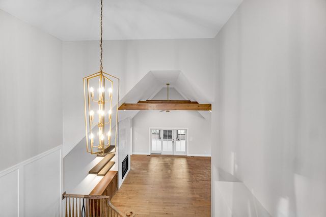 194 N Cricket Knoll Court, Valparaiso, IN 46385