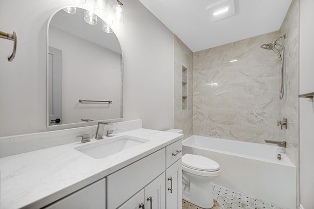 194 N Cricket Knoll Court, Valparaiso, IN 46385