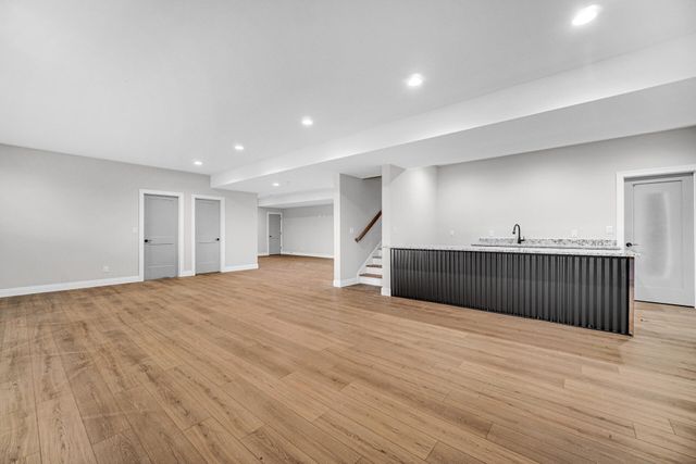 194 N Cricket Knoll Court, Valparaiso, IN 46385