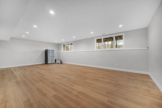 194 N Cricket Knoll Court, Valparaiso, IN 46385