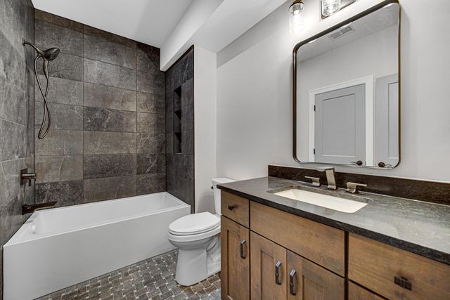 194 N Cricket Knoll Court, Valparaiso, IN 46385