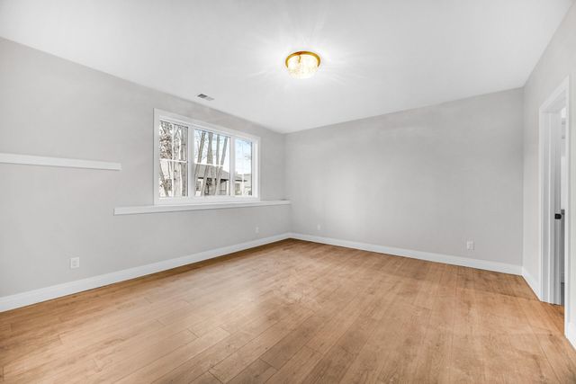 194 N Cricket Knoll Court, Valparaiso, IN 46385