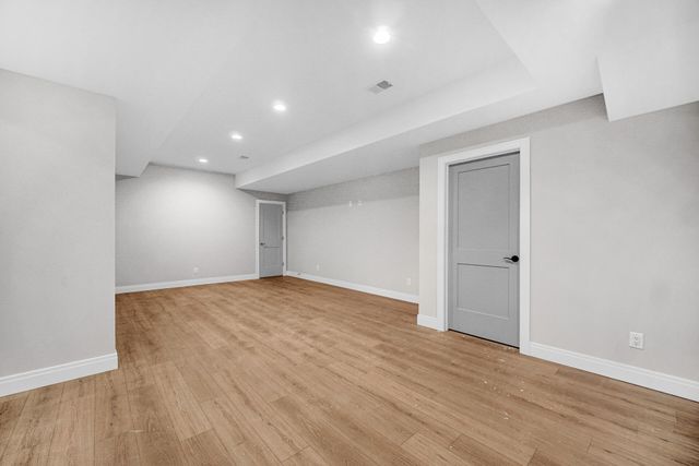 194 N Cricket Knoll Court, Valparaiso, IN 46385