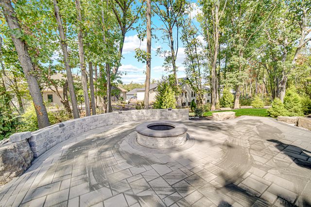 194 N Cricket Knoll Court, Valparaiso, IN 46385