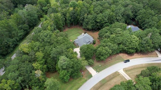 10 Nicklaus Circle, Social Circle, GA 30025