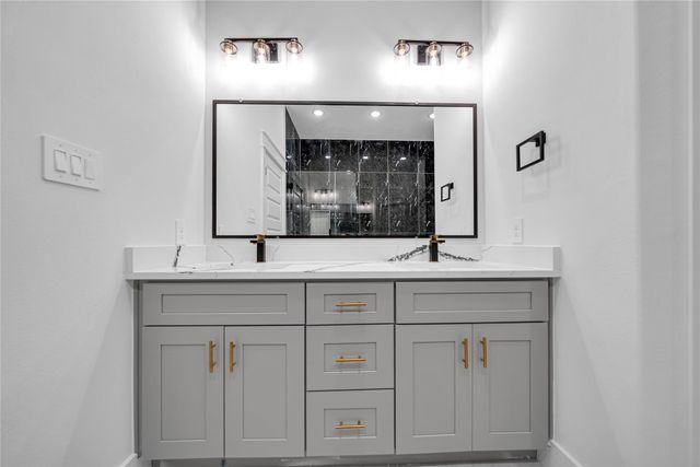 4834 Higgins Street B, Houston, TX 77033