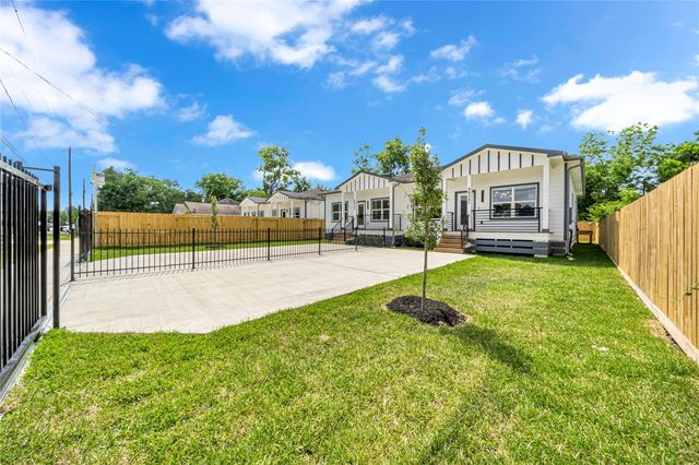 4834 Higgins Street B, Houston, TX 77033