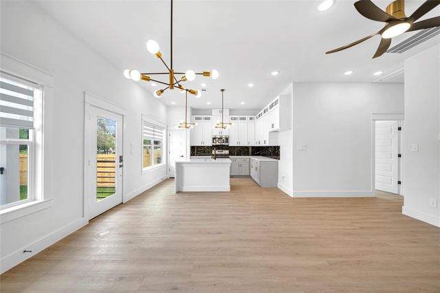 4834 Higgins Street B, Houston, TX 77033