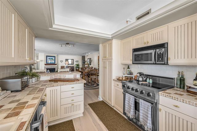 1660 GULF BOULEVARD 202, Clearwater Beach, FL 33767