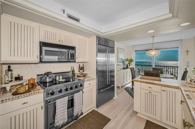 1660 GULF BOULEVARD 202, Clearwater Beach, FL 33767