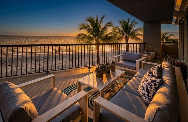 1660 GULF BOULEVARD 202, Clearwater Beach, FL 33767
