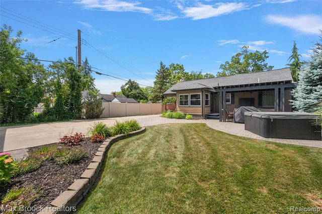 1635 Torry Street, Birmingham, MI 48009