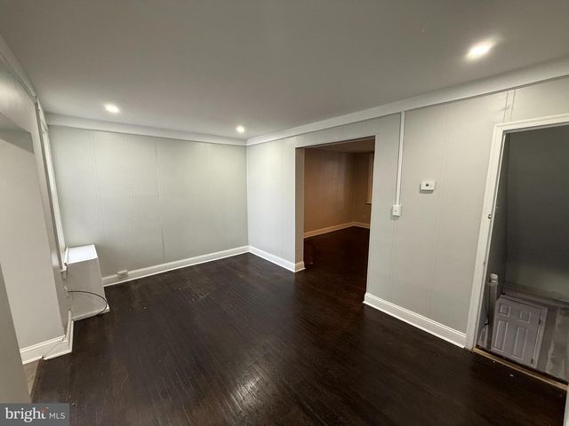 6921 CLINTON RD, Upper Darby, PA 19082