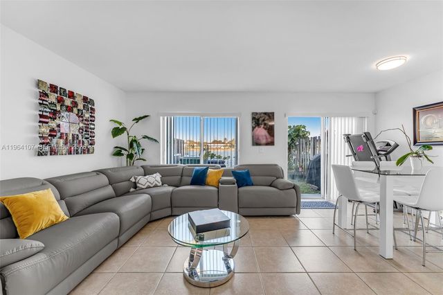 17501 SW 140th Ct, Miami, FL 33177