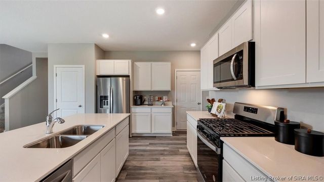 3028 Grace Marie Way, New Albany, IN 47150