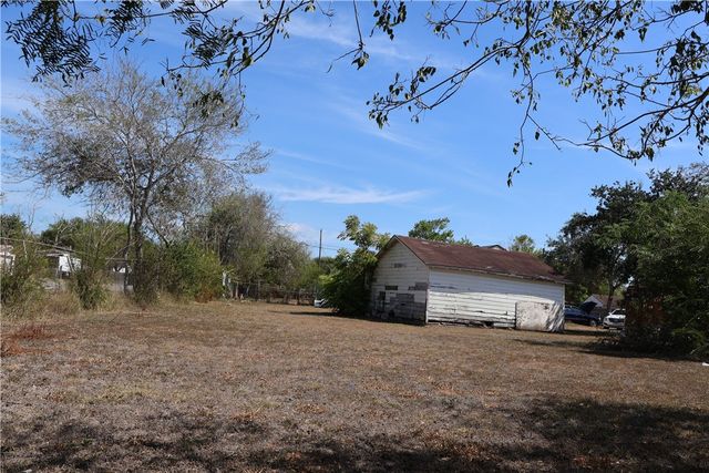 4709 Kendall Dr, Corpus Christi, TX 78415
