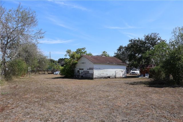 4709 Kendall Dr, Corpus Christi, TX 78415