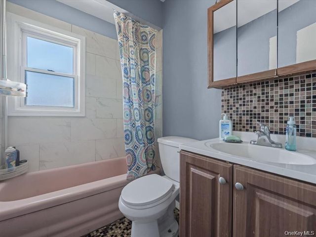 206 Hunnewell Avenue, Elmont, NY 11003