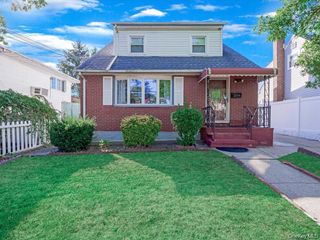 206 Hunnewell Avenue, Elmont, NY 11003