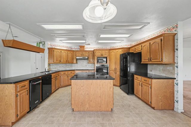 98 Glenheath, Trinity, TX 75862