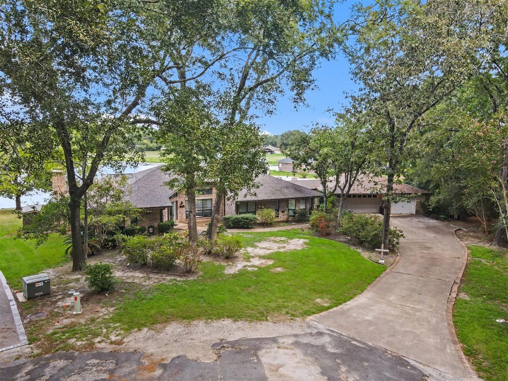 98 Glenheath, Trinity, TX 75862