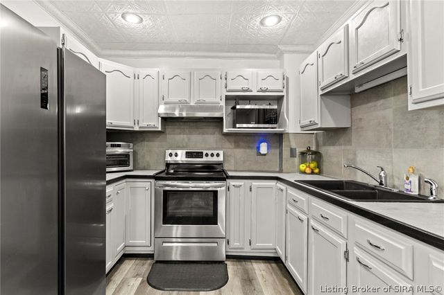 605 Walnut Street, Madison, IN 47250
