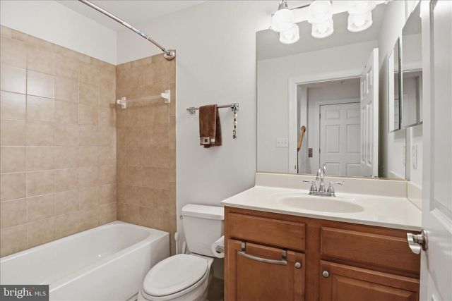 6816 RIGBY LN, Mclean, VA 22101