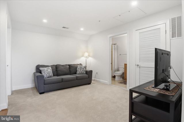 6816 RIGBY LN, Mclean, VA 22101