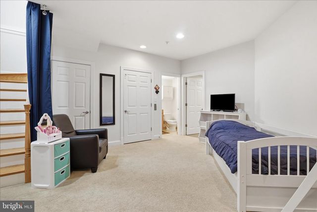 6816 RIGBY LN, Mclean, VA 22101