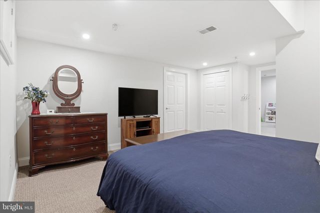 6816 RIGBY LN, Mclean, VA 22101