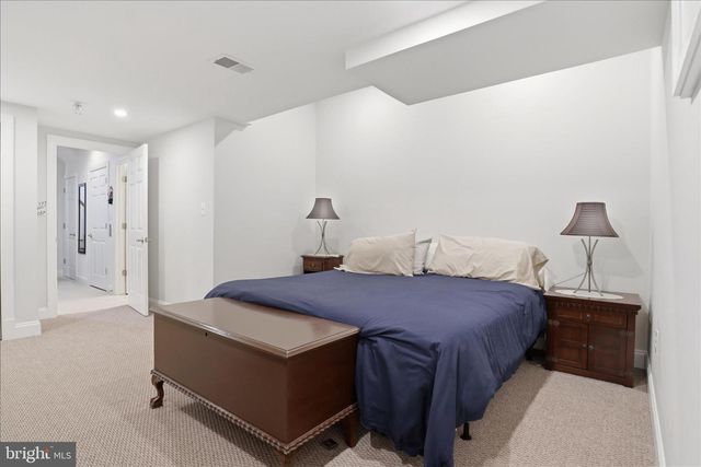 6816 RIGBY LN, Mclean, VA 22101