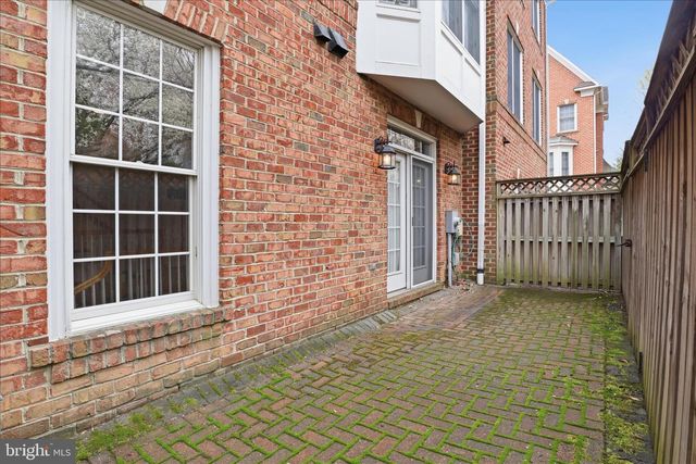 6816 RIGBY LN, Mclean, VA 22101