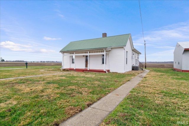 4833 N SHILOH CHURCH Road, Patoka, IN 47666